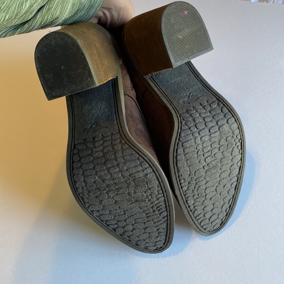 Rocket Dog Heeled Tie Suede Booties - Size 6 - Brown - EUC - Picture 10 of 10